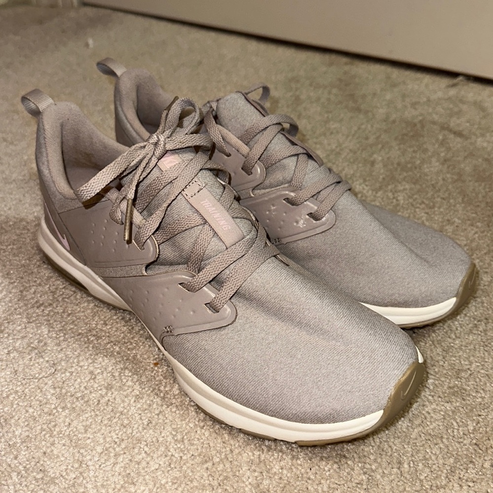 Nike training air bella sneakers